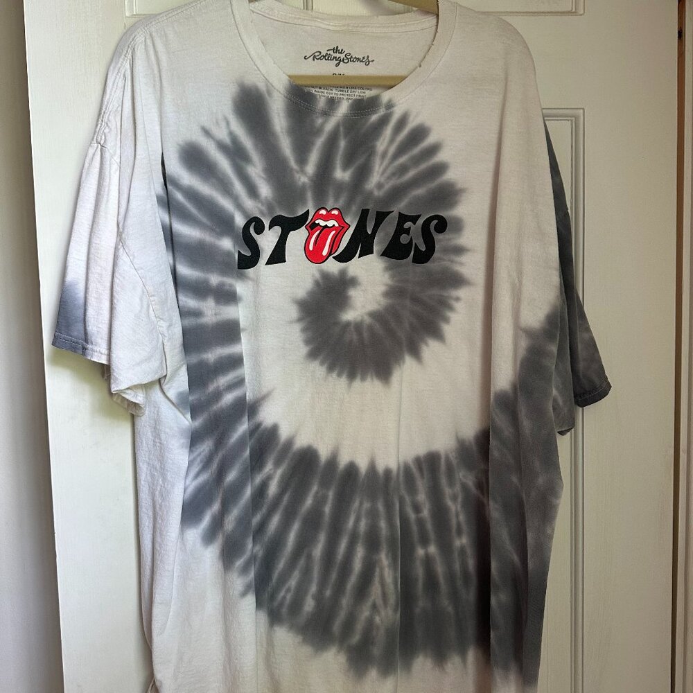 urban outfitters oversized white and grey tie dye rolling stones tee
